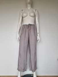 Trix en Rees pantalon Scorpio. Maat M. Lichtgrijs.