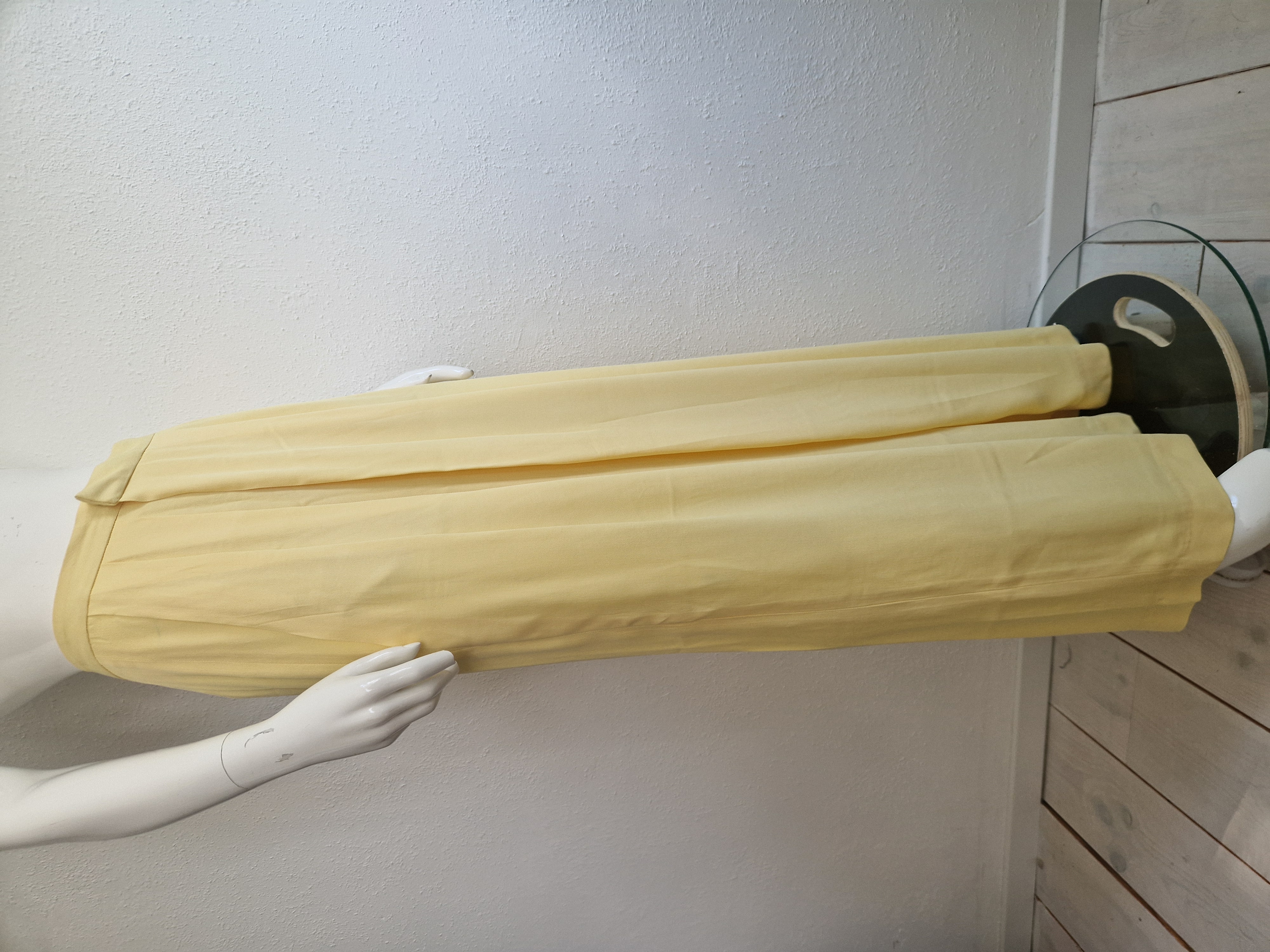 Closed pants Zola Yellow Orchid. Maat 30,