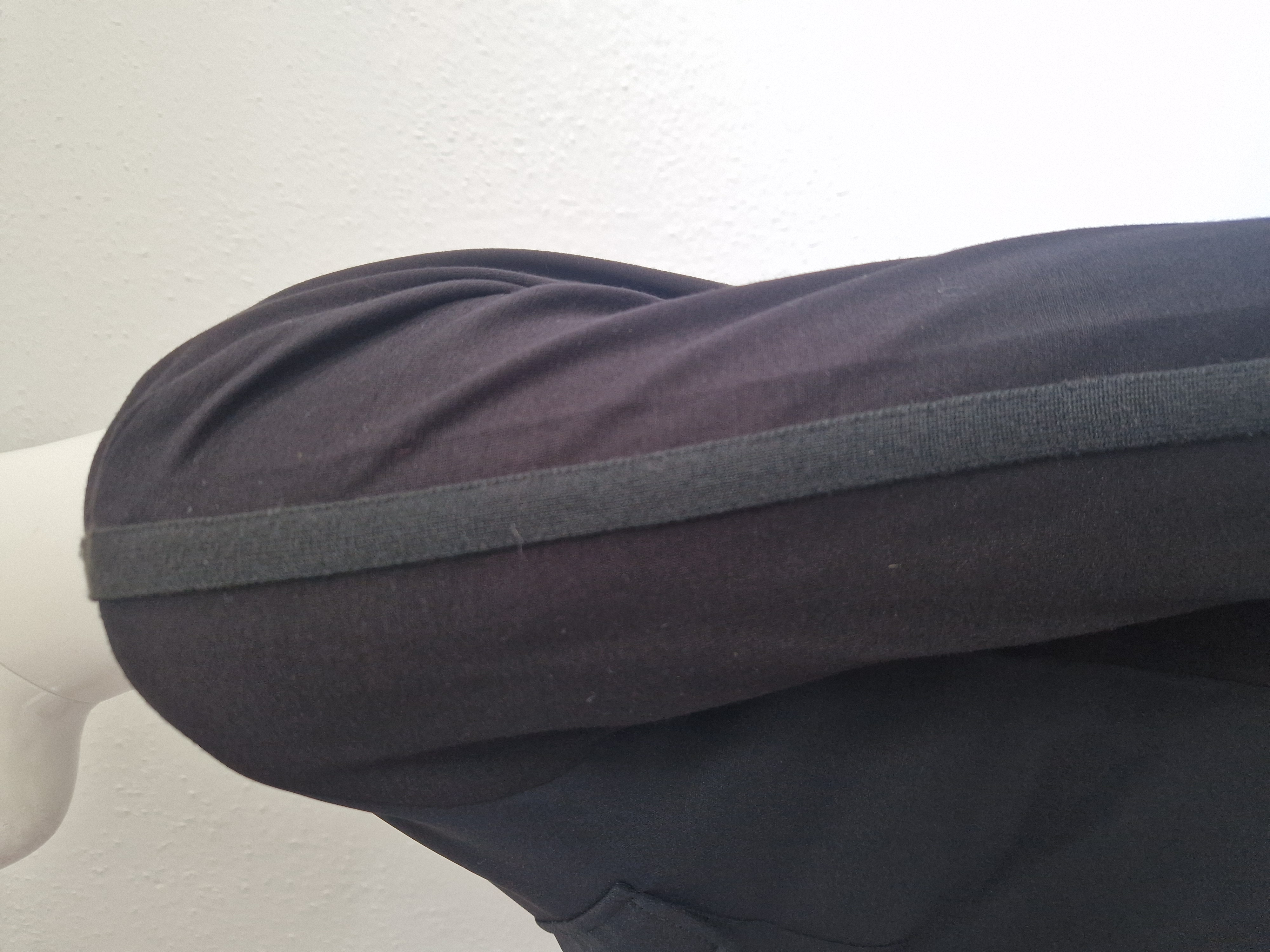 Monari blouse top met V-hals. Maat 36,Zwart