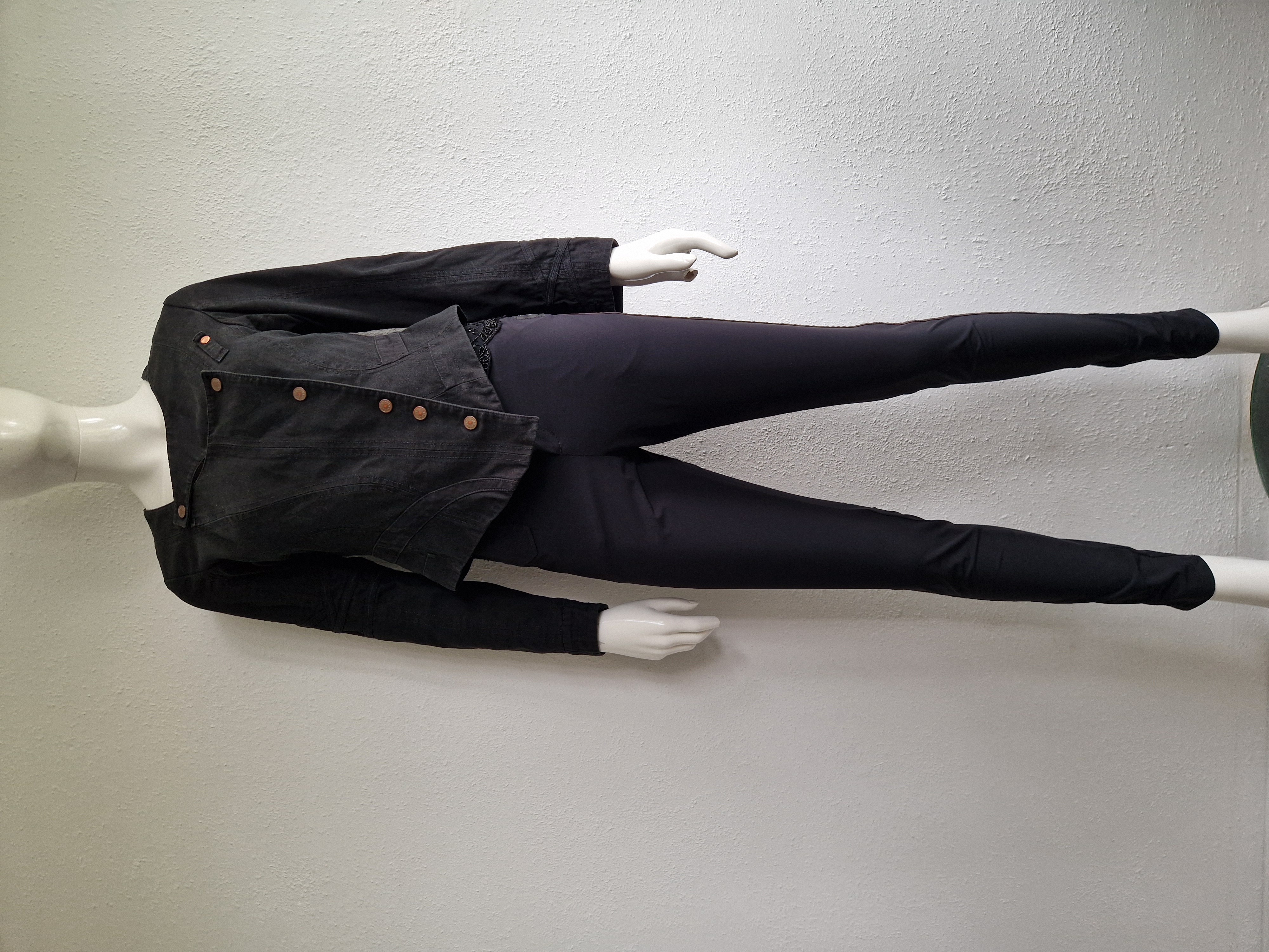 La Belle Histoire denim jasje. Maat 38, Zwart