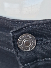 7 for All Mankind  skinny. Mt. 28, Zwart
