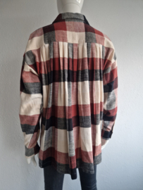 Closed blouse Kyra. Maat M. Ruit/flanel.