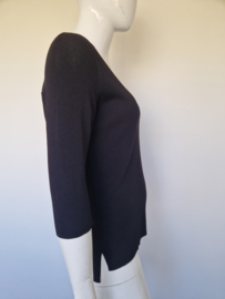 Aldomartins top met opengewerkte rug. Maat 42. Zwart.