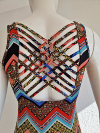 Strandjurk met opengewerkte rug. Maat 36. All over print.