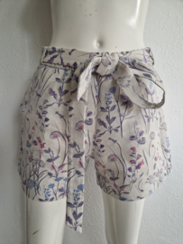 Studio Anneloes shorts. Maat L. Crème/lila.