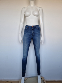 Closed skinny jeans. Mt. 26. Blauw.