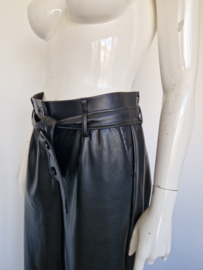 D’Étoiles Casiopé faux leather culotte. Maat M. Zwart