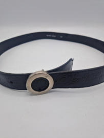 Claudia Sträter riem. 85 cm. Zwart/leer.