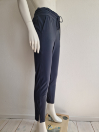 Studio Anneloes pantalon. Maat S. Grijs/travelstof.