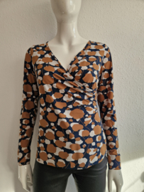 Studio Anneloes overslagtop. Maat S. Blauw/bruin/print.