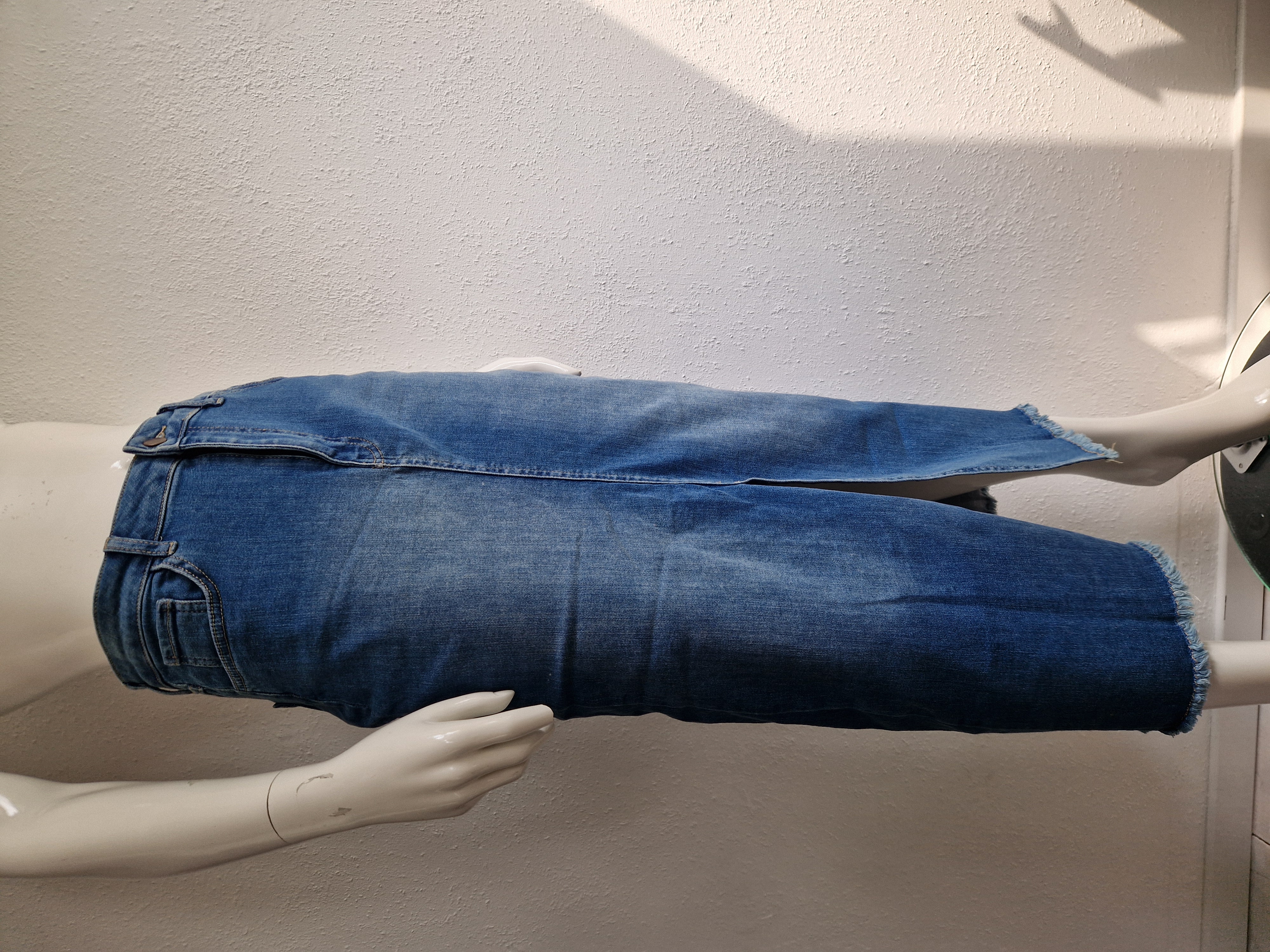 Ivy Beau jeansrok met split. Maat 38, Blauw.