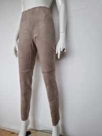 Cambio pantalon Randa. Maat 40. Beige/suedine.