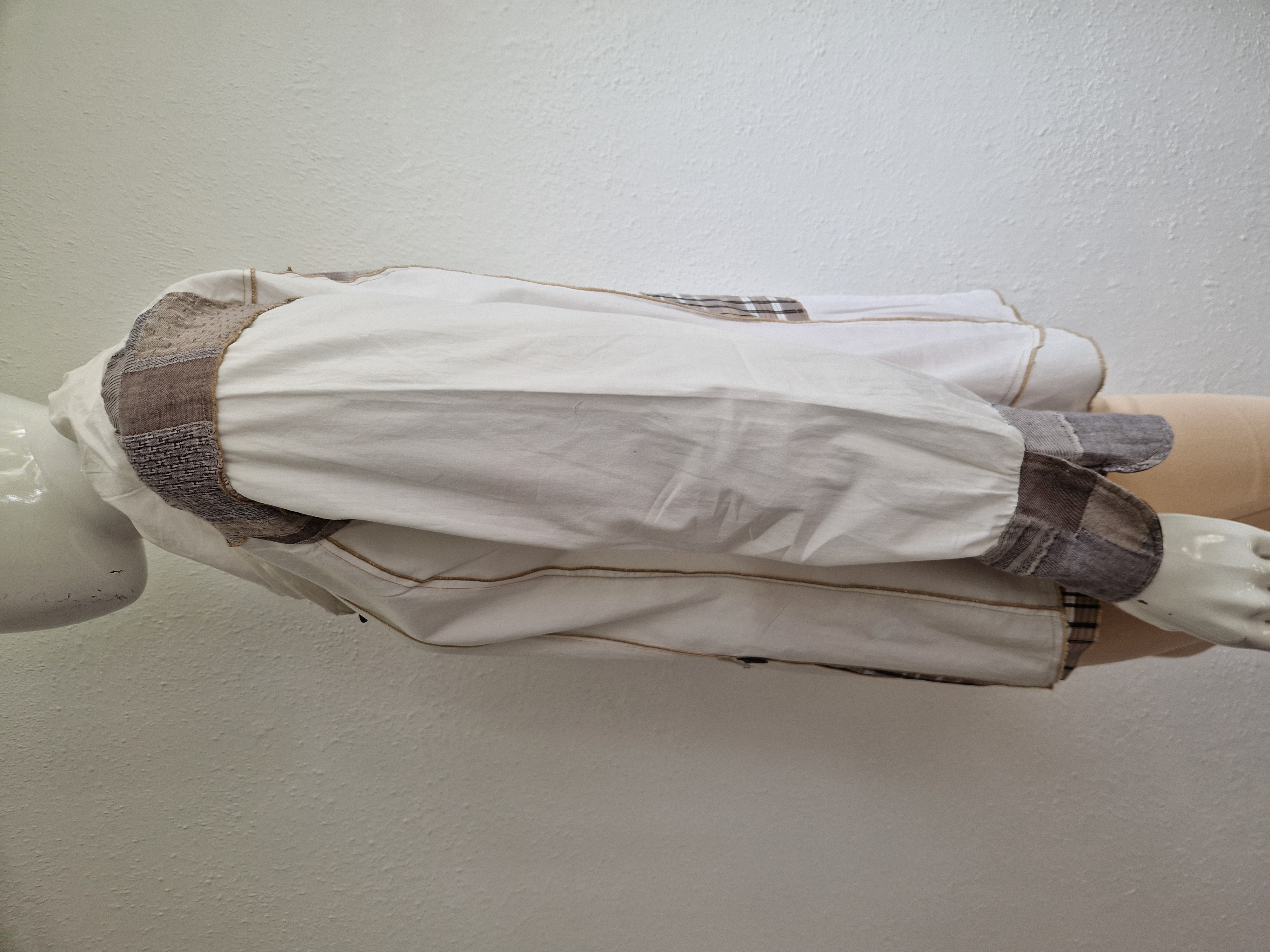 Elisa Cavaletti blouse met sjaalkraag. Maat L. Wit.