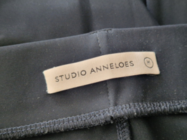 Studio Anneloes travelstof pantalon. Maat M. Donkerblauw.