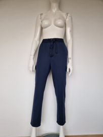 Closed Morri cargo broek. Maat M. Blauw.