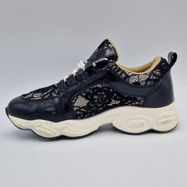 Twinset Milano sneakers. Maat 38, Zwart/kant.