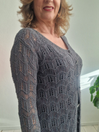 Grijs gehaakt vest. Maat M. Grijs