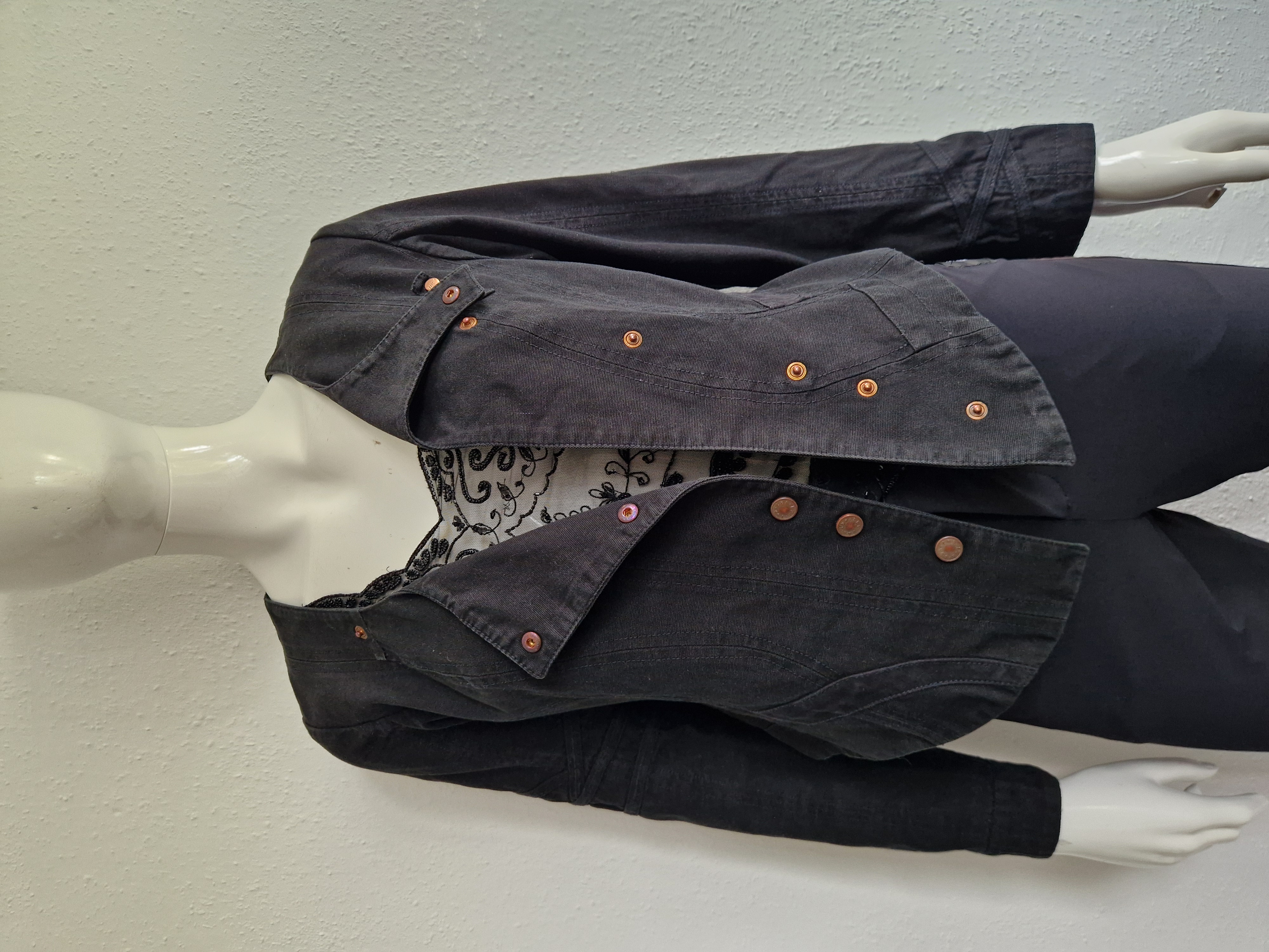 La Belle Histoire denim jasje. Maat 38, Zwart