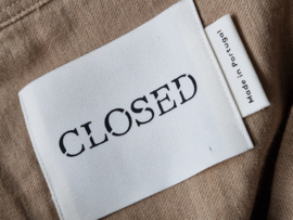 Closed blouse. Maat S. Beige.