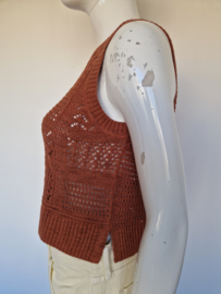 Esprit. Gehaakte spencer. Maat S. Roest