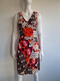 Giovane zomerjurk. Maat 34. Bruin/oranje/roze/print.