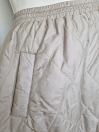 Project AJ117 gewatteerde midi rok in zandkleur. Maat XL
