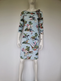Marc Cain Spirit of Love Safari Jurk Lichtblauw. Maat 36/38