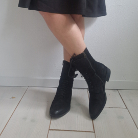 Triver Flight laarsjes. Maat 39, Zwart/suède.