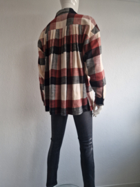 Closed blouse Kyra. Maat M. Ruit/flanel.