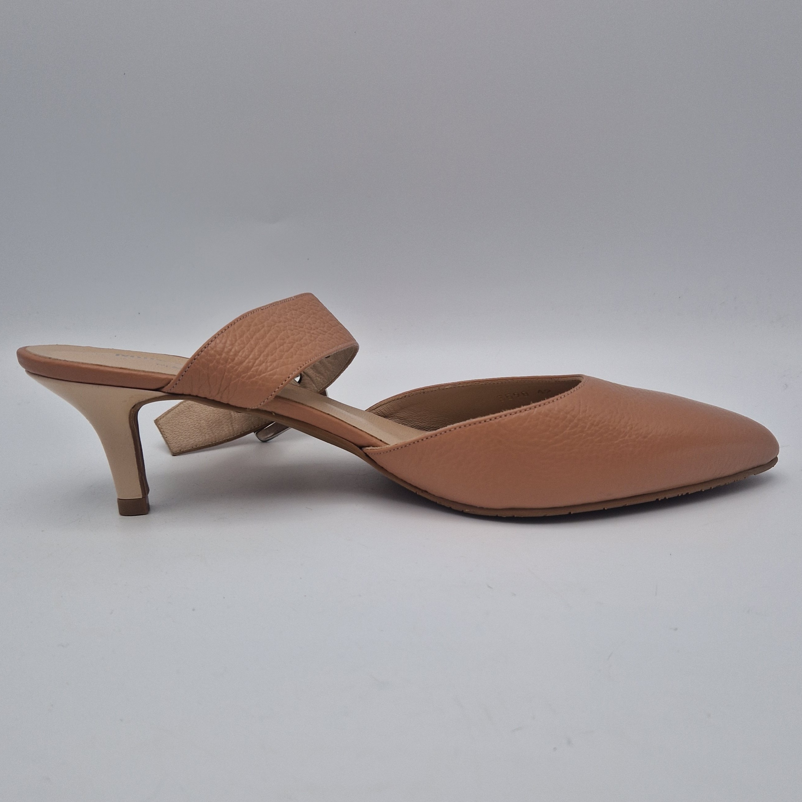 Mille Grazie pumps. Maat 42, Zachtroze/leer.