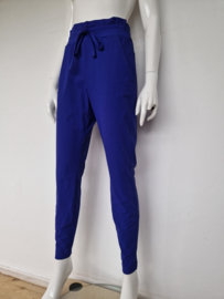 Studio Anneloes pantalon. Maat L. Koningsblauw/travelstof.