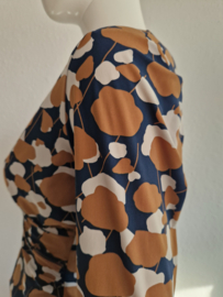 Studio Anneloes overslagtop. Maat S. Blauw/bruin/print.