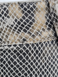 Zerres pantalon. Maat 42. Beige/snakeprint.
