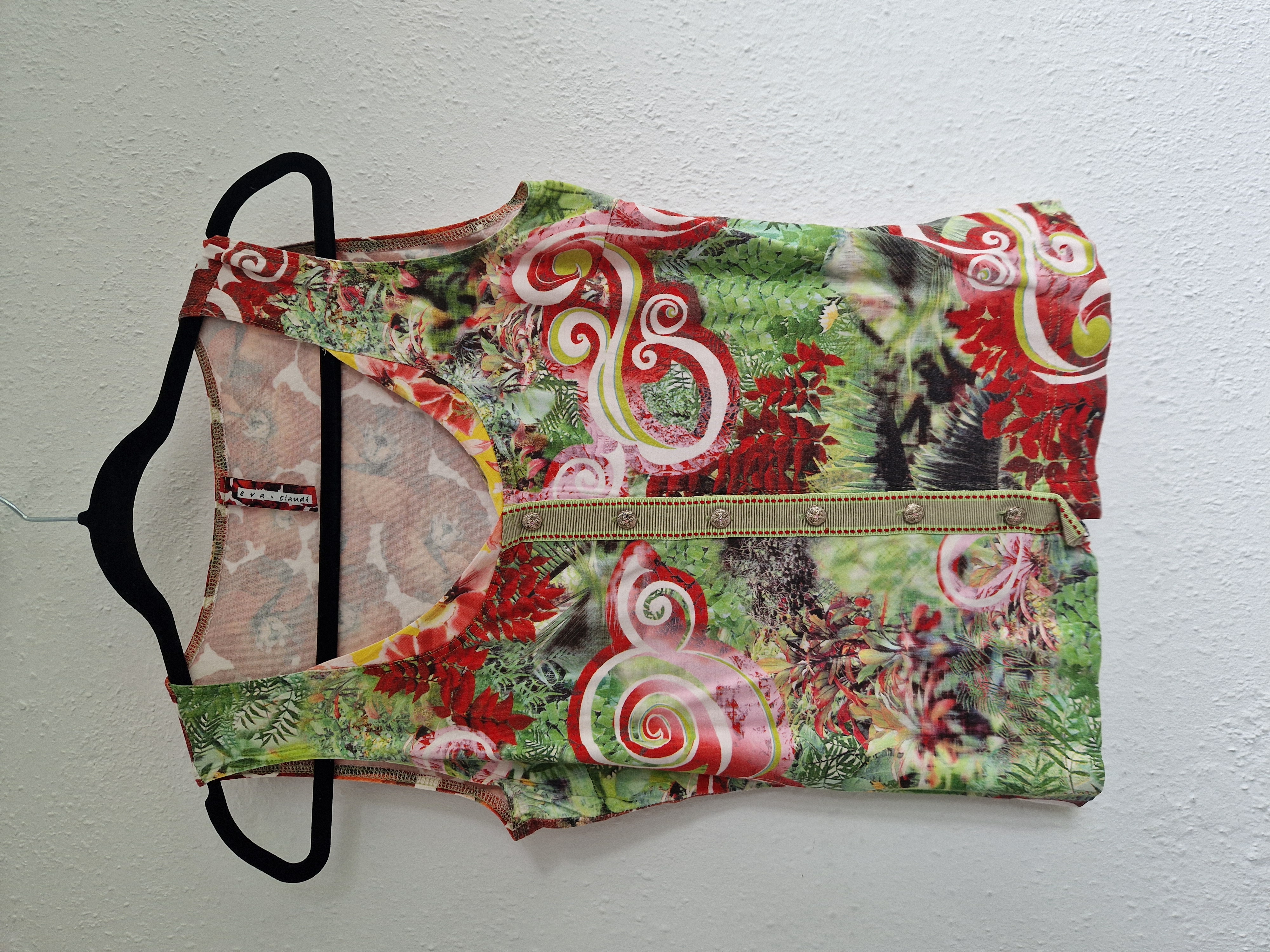 Eva & Claudi top. Maat M. All over print.