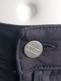 Closed pantalon Pedal Pusher. Maat 38/40, Zwart.