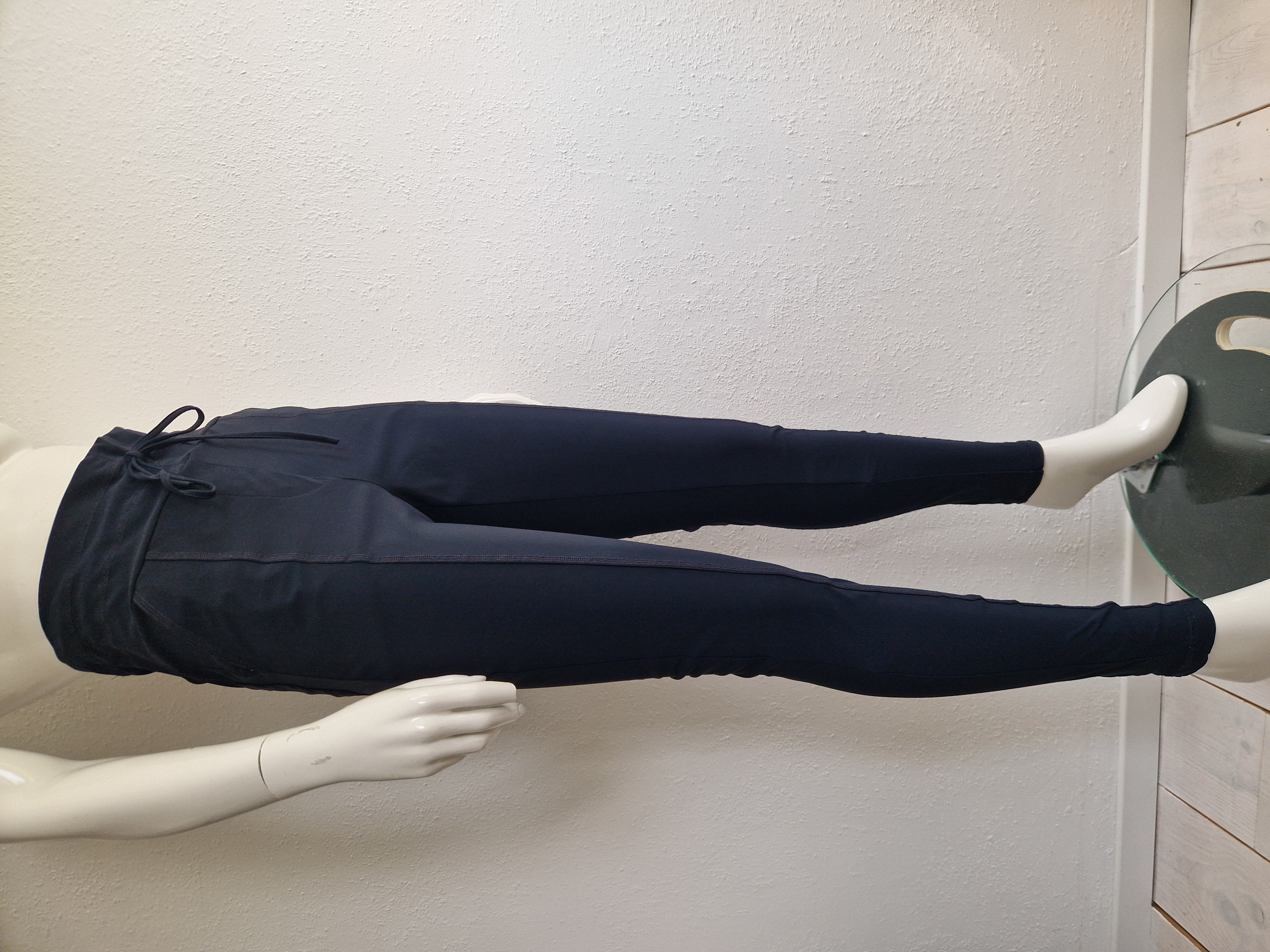 Studio Anneloes pantalon. Maat M. Donkerblauw/travelstof.
