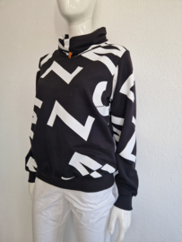 Maicazz sweater Valida. Maat M. Zwart/wit.
