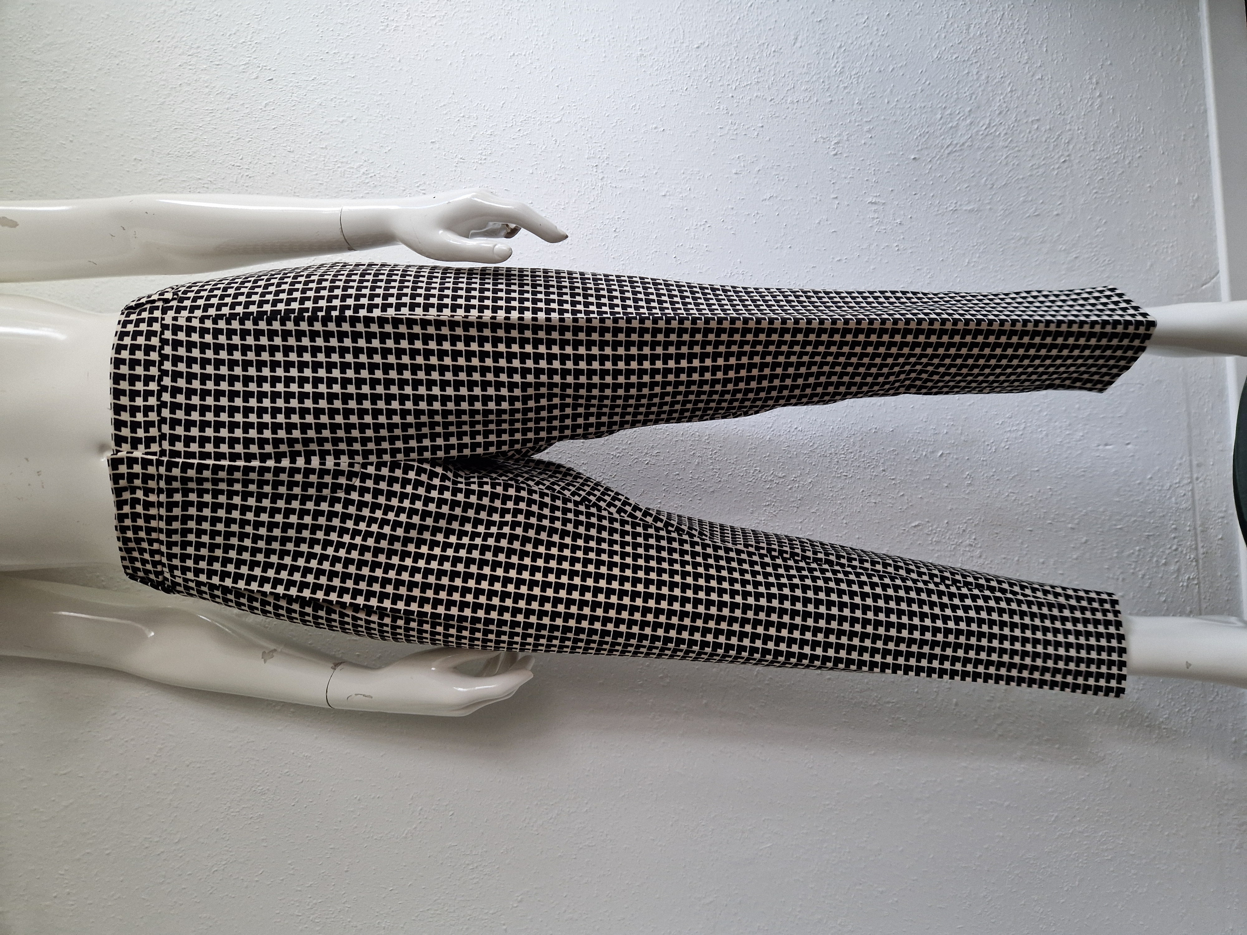 Max Mara Weekend cropped pantalon. Maat 40. Zwart/wit.