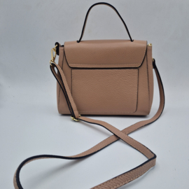 Nudekleurige leren cross body tas.