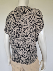 Summum top met vleermuismouwen. Maat S. Animal print.