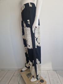 Geisha palazzo pantalon. Maat 38, Zwart/crème/bloemenprint.