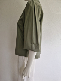 And Co Woman blouse Hellen. Maat L. Olijfgroen/vegan leer.