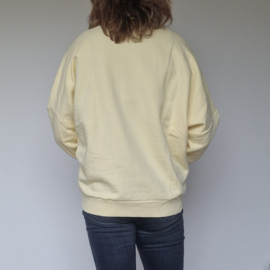 Colourful Rebel Venice Patch sweater. Maat L. Geel.