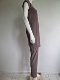 TrixenRees set (broek en shirt) Puk & Pau. Maat M. Taupe/travelstof.