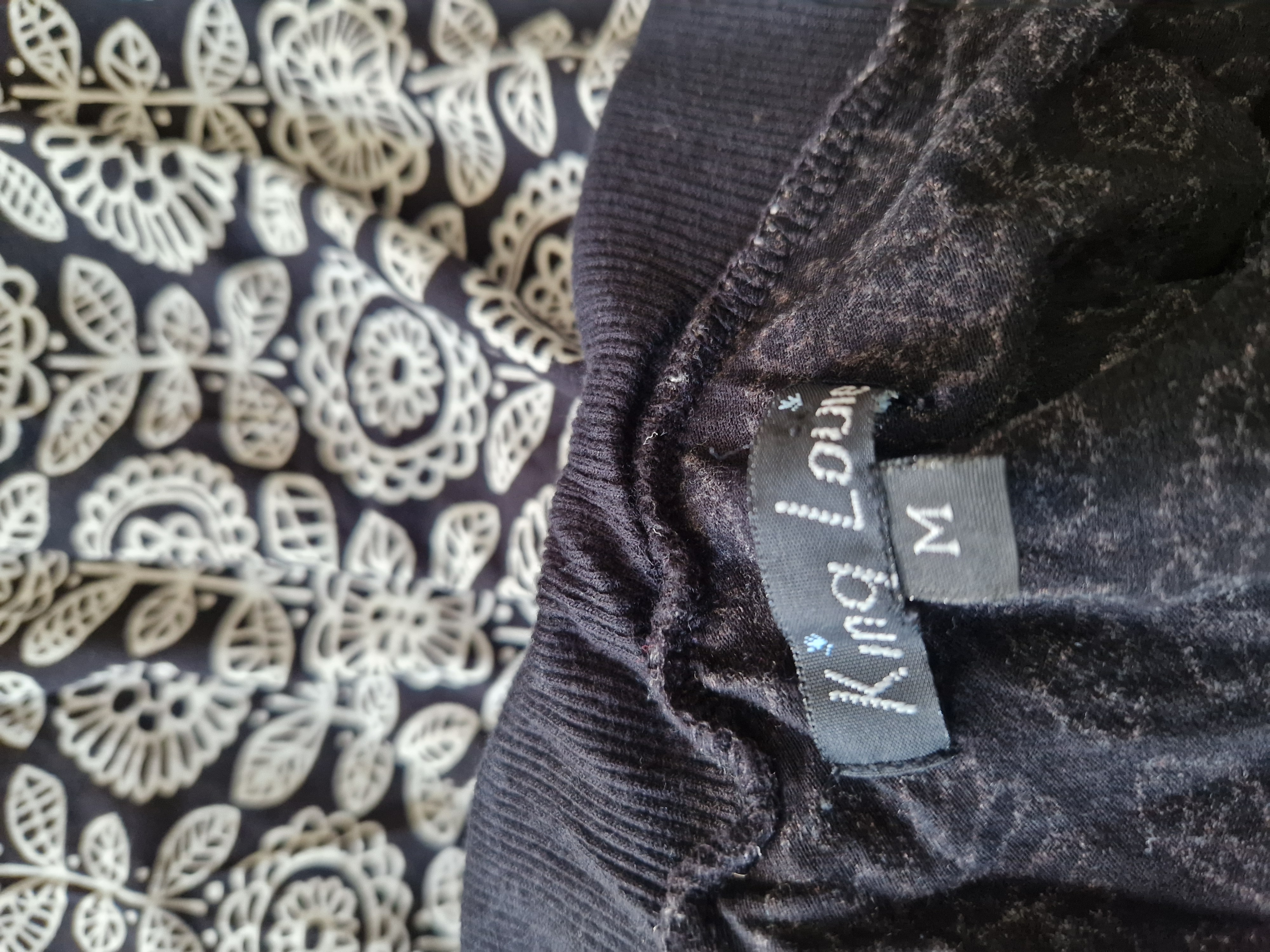 King Louie rok. Maat M. Zwart/wit.