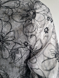 La Ligna blouse top. Maat 36. Grijs/bloemenprint.