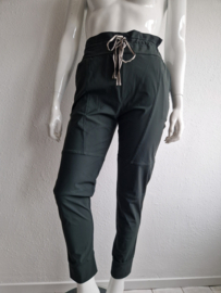 Exxcellent pantalon. Maat 44. Donkergroen/travelstof