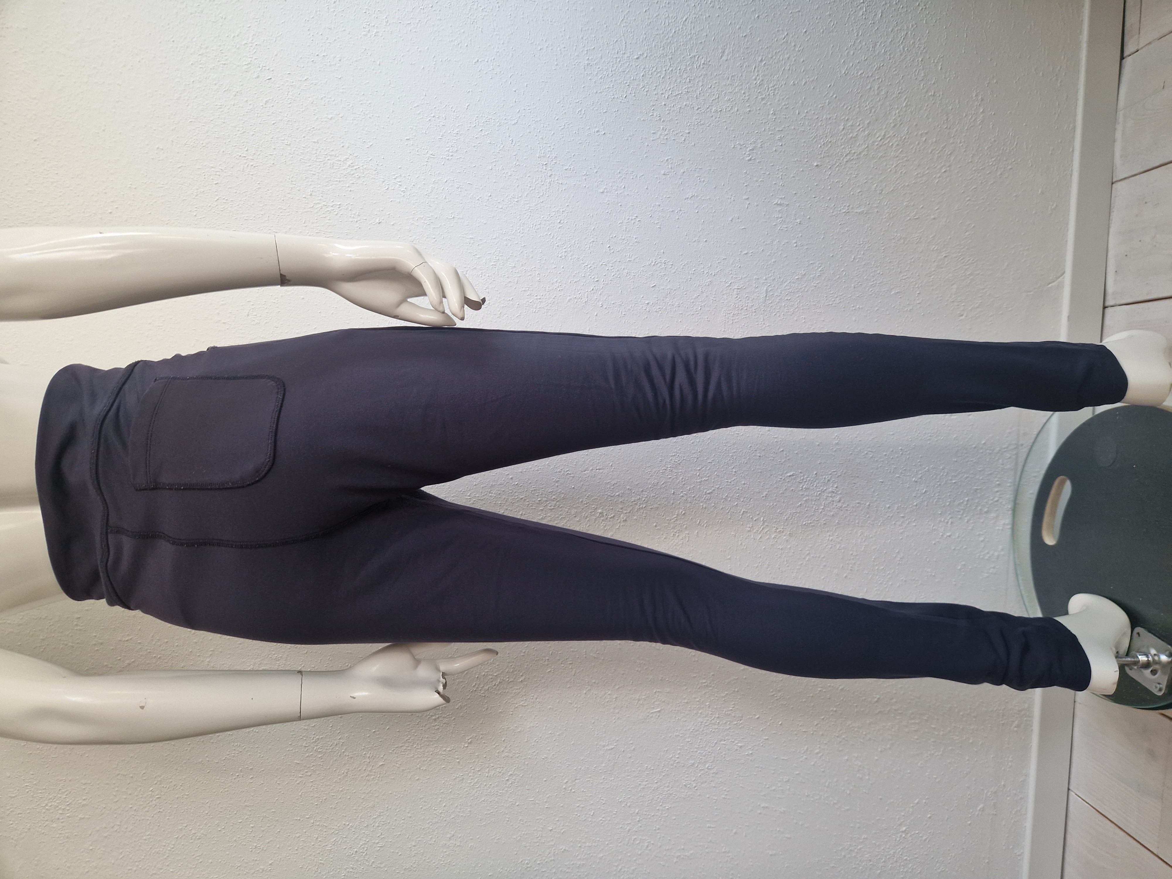Trvl Drss pantalon. Maat M. Donkerblauw.
