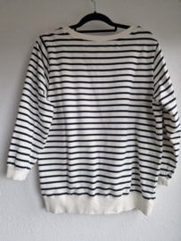 Studio Anneloes sweater. Maat XL. Crème/zwart gestreept.