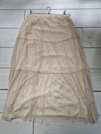 Due Amanti maxi rok. Maat 3, Tule/crème.